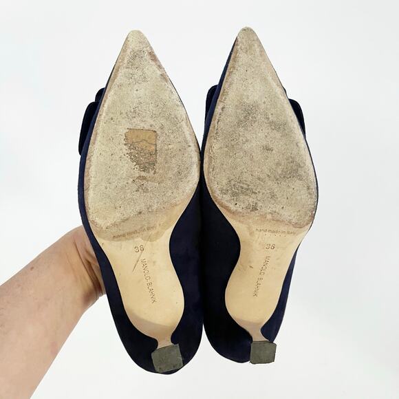 Manolo Blahnik Maysale Navy Blue Suede Buckle Pointed Toe Kitten Heels IT 36 - Picture 11 of 11